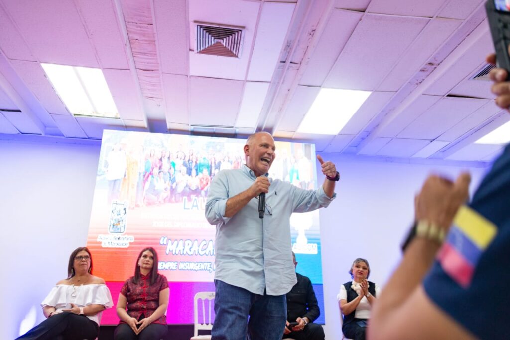 ¡Promovidos por la alcaldía marabina! LAUICOM gradúa a 82 servidores públicos en Comunicación Política