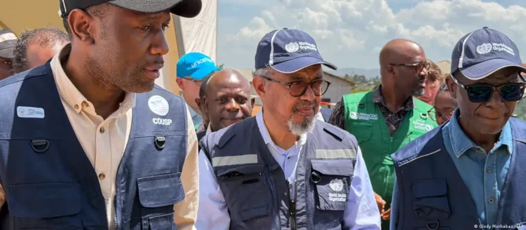 Tedros Adhanom Ghebreyesus llegó al epicentro de la epidemia de ébola 