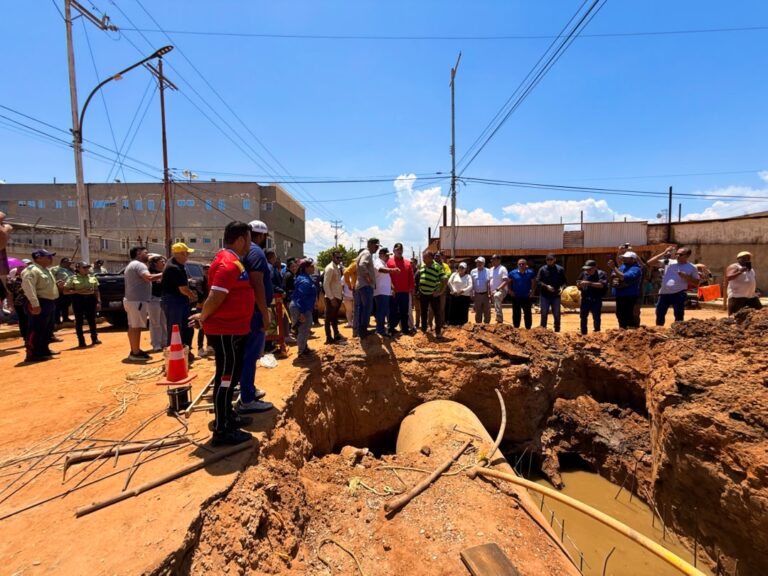 Gobernador Luis Caldera inspecciona construcción de colector en Cabimas para beneficiar a diversos sectores contra las inundaciones