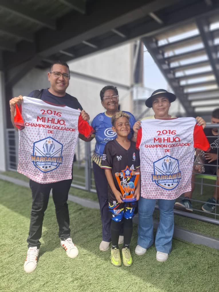 ¡Apoyados por el alcalde Giancarlo Di Martino! Escuela de fútbol de la parroquia Raúl Leoni logró subcampeonato de torneo en Margarita