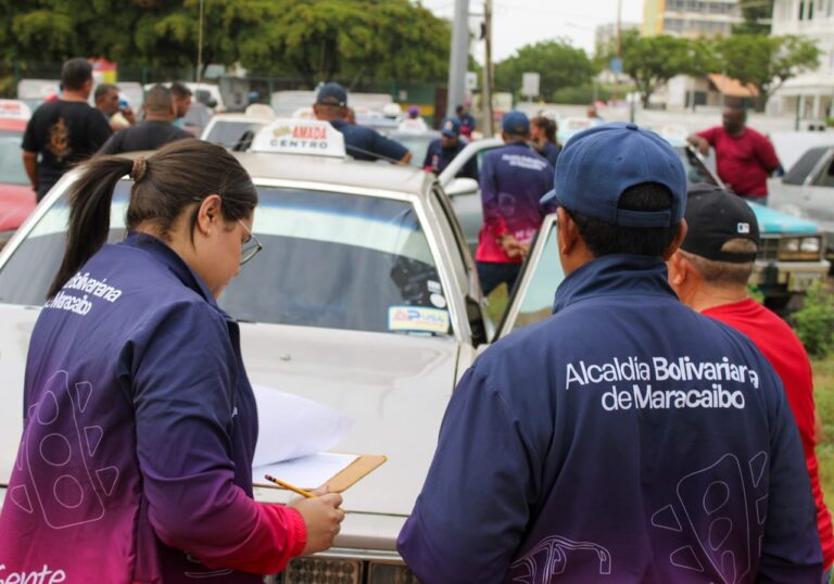 ¡Censo y modernización! Alcaldía de Maracaibo formaliza a los transportistas con la colocación de códigos QR