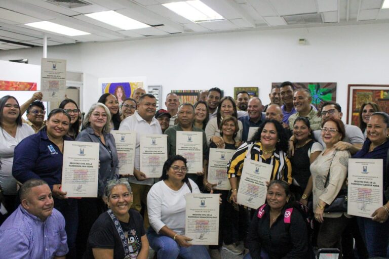 ¡Quedan ratificados! Alcaldía de Maracaibo otorgó reconocimientos a los 18 registros civiles