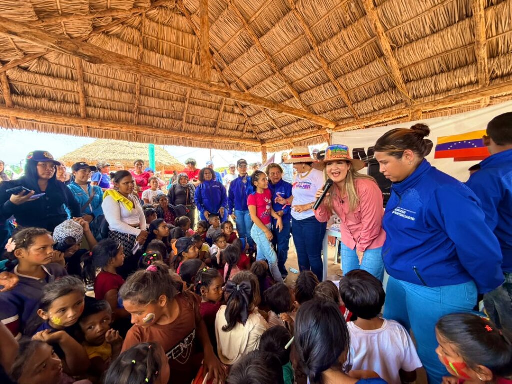 Despliegan jornada integral para atender a más de 3 mil familias en la laguna de Sinamaica