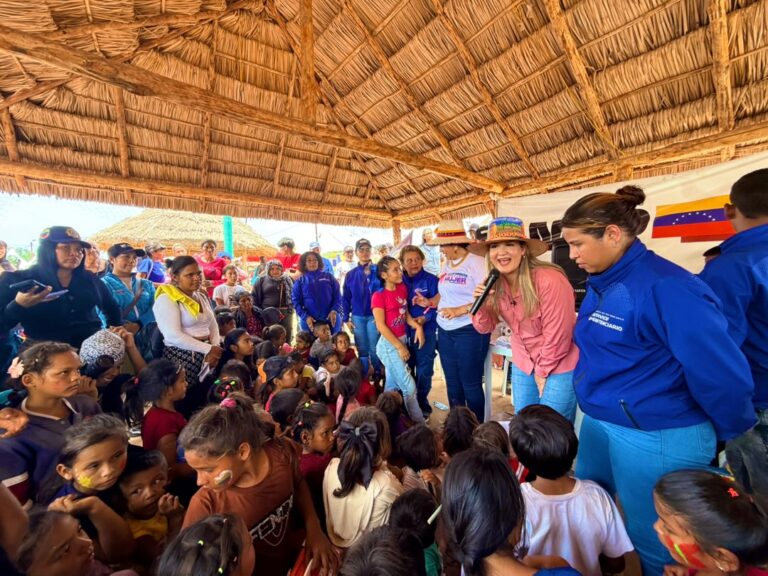 Despliegan jornada integral para atender a más de 3 mil familias en la laguna de Sinamaica