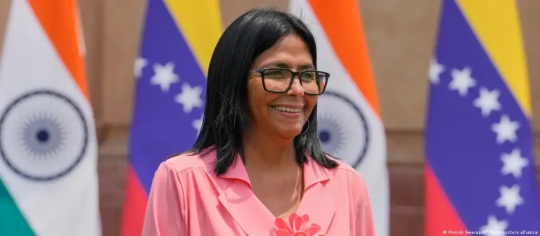 Delcy Rodríguez invita a petroleras indias a Venezuela