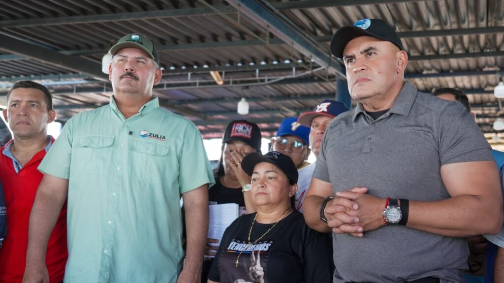 Gobernador Luis Caldera y ministro Loyo activan agenda de 12 acciones en asamblea de pescadores en Barranquitas