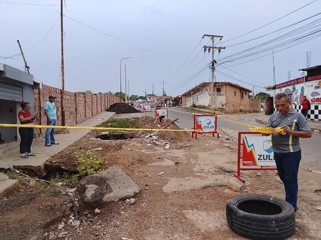 Gobernación del Zulia sustituye colectores y repara red de agua potable en Cañada Honda