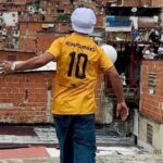 Ronaldinho visitó la parroquia Petare