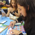 ¡Masiva asistencia en Galerías Mall! Fomutur sigue la fiebre mundialista con el intercambio de barajitas