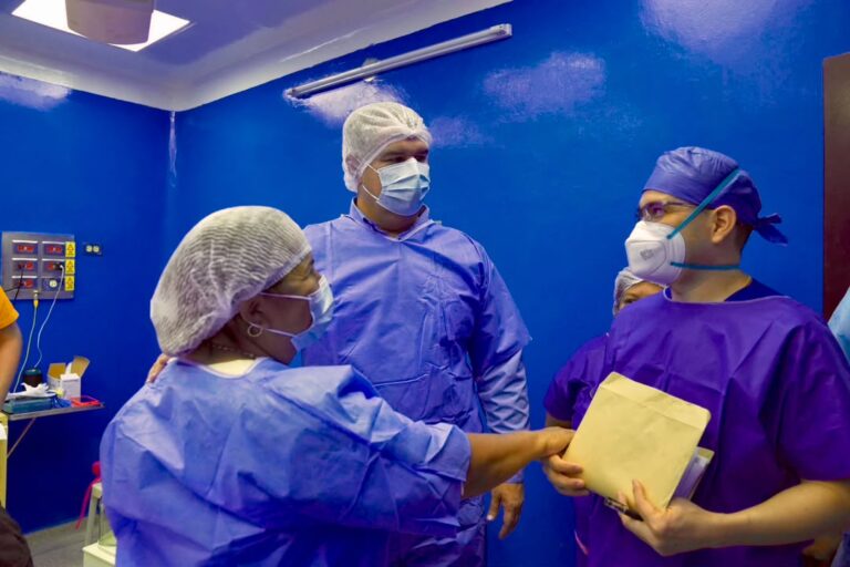 Luis Caldera inspecciona centros de salud y el Plan Quirúrgico en el municipio Jesús María Semprum