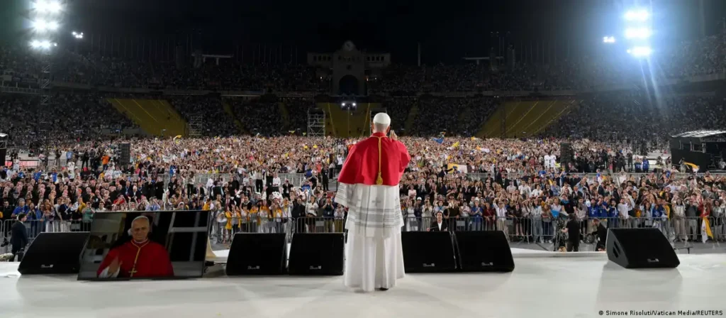 Papa León XIV reúne 40.000 personas en la vigilia de Barcelona