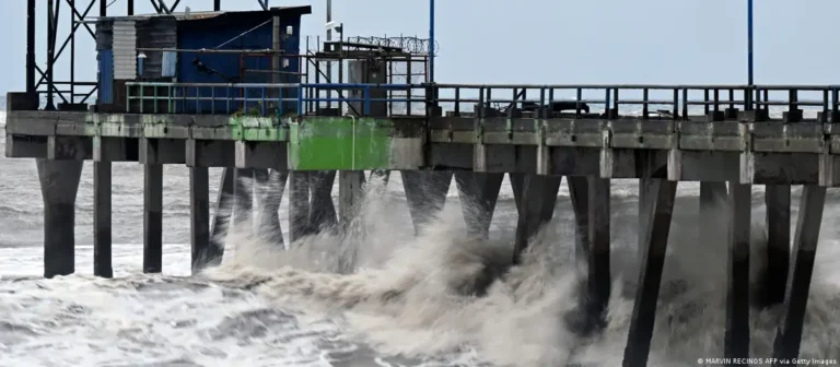 Tormenta Cristina se degrada tras afectar Centroamérica