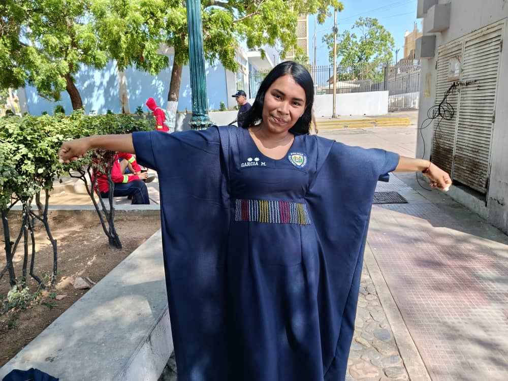 ¡La PNB Impone moda! Féminas se visten con la tradicional manta guajira