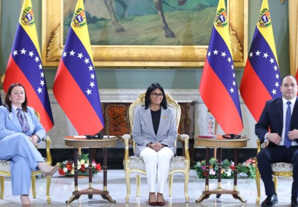 Venezuela firmó licencia con la empresa Shell para operar el Campo gasífero Loran