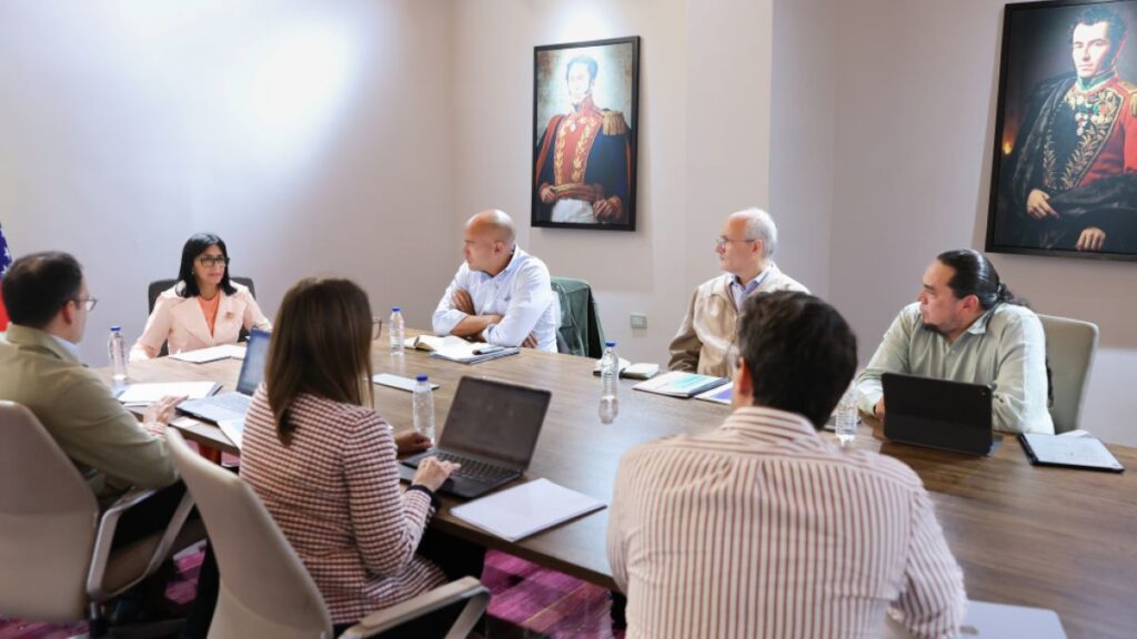 Delcy Rodríguez presentó balance sobre simplificación de trámites administrativos