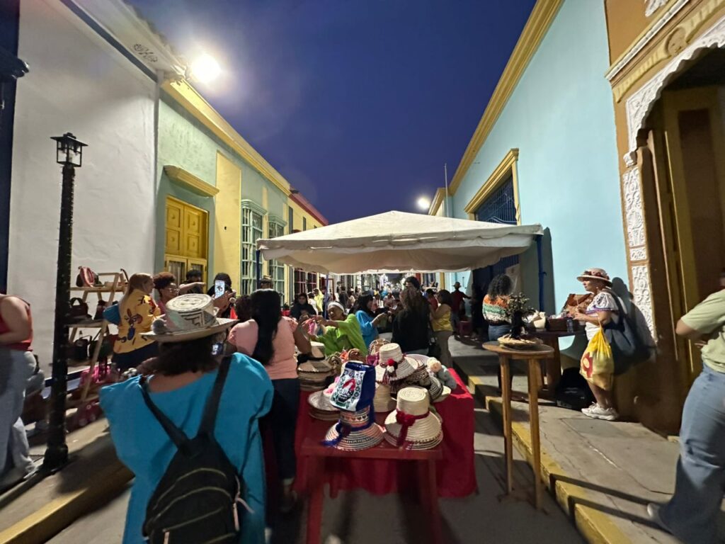 Color, identidad y tradición se unieron en la Expoferia Artesanal de la Alcaldía de Maracaibo