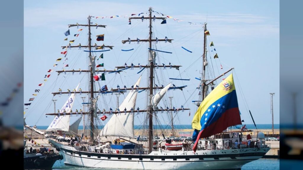 Buque Escuela "Simón Bolívar" regresó a la Zona Económica Exclusiva del país