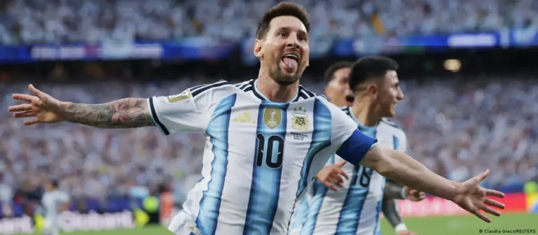 Messi es el primer futbolista en jugar seis Mundiales