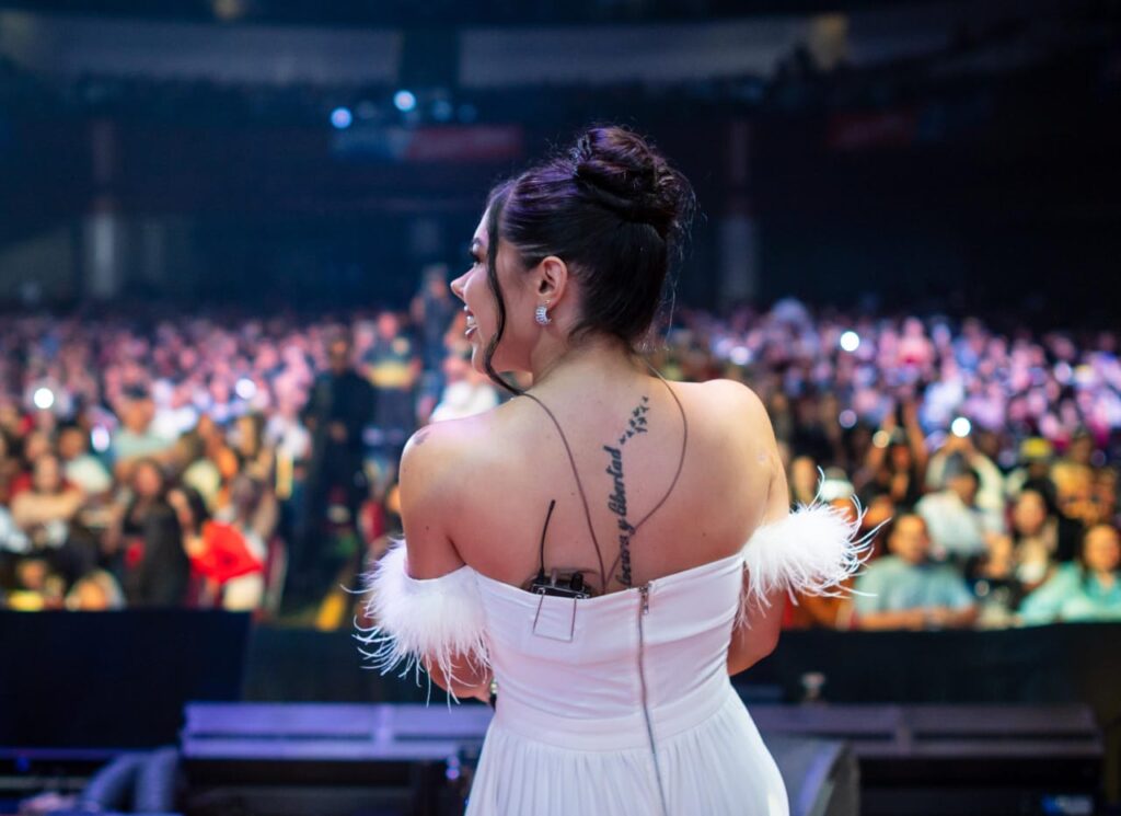 Nelson Velásquez y la revelación vallenata, Ámbar García en concierto «directo al corazón», en Cabimas