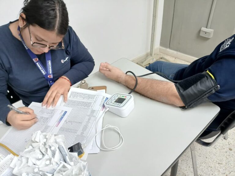 Sesenta trabajadores municipales recibieron atención médica integral de la Alcaldía de Maracaibo