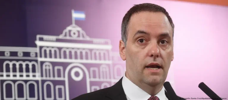 Portavoz de Milei deja cargo por posible evasión de dinero