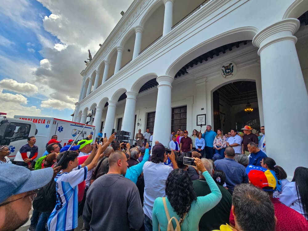 Luis Caldera entrega seis ambulancias más para un total de 45