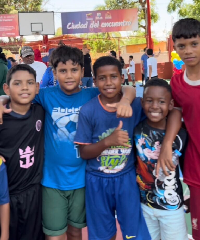 ¡Parroquia Idelfonso Vásquez! Alcaldía de Maracaibo rehabilitó totalmente la Cancha Virgen del Carmen