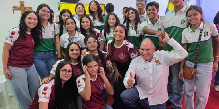 Alcalde Di Martino: "Como padres sigamos siendo ejemplo de amor por la familia y la ciudad"