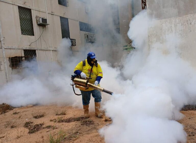 ¡Más de 1400 familias beneficiadas! Alcaldía de Maracaibo realizó jornada de fumigación en Residencias Lago Azul