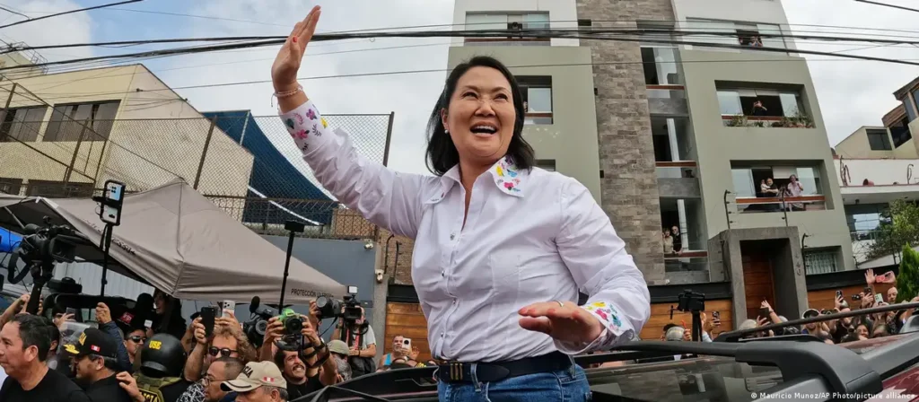 Keiko Fujimori con ventaja para ganar balotaje de Perú