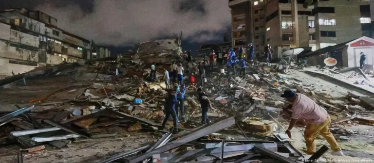 Venezuela reporta 32 muertos y más de 700 heridos tras doble terremoto
