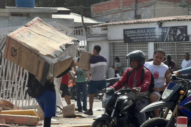Se registran saqueos en zona afectada por los terremotos en Venezuela