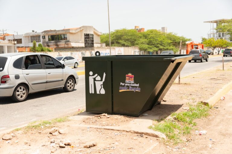 ¡En primera etapa! Alcaldía Bolivariana de Maracaibo instala contenedores de basura en sitios estratégicos