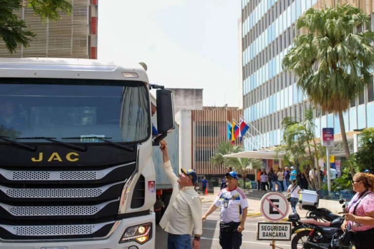 ¡Rumbo a Caracas cargamentos de asistencia humanitaria! Alcalde Di Martino instó a seguir protocolos para hacer llegar ayuda a afectados por la tragedia
