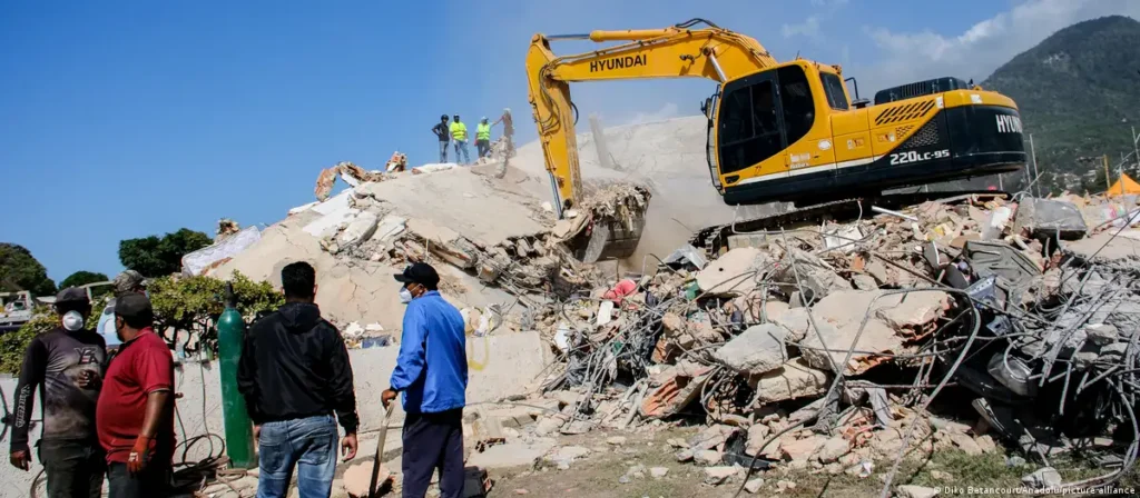EEUU envía a Venezuela más militares y equipos de rescate