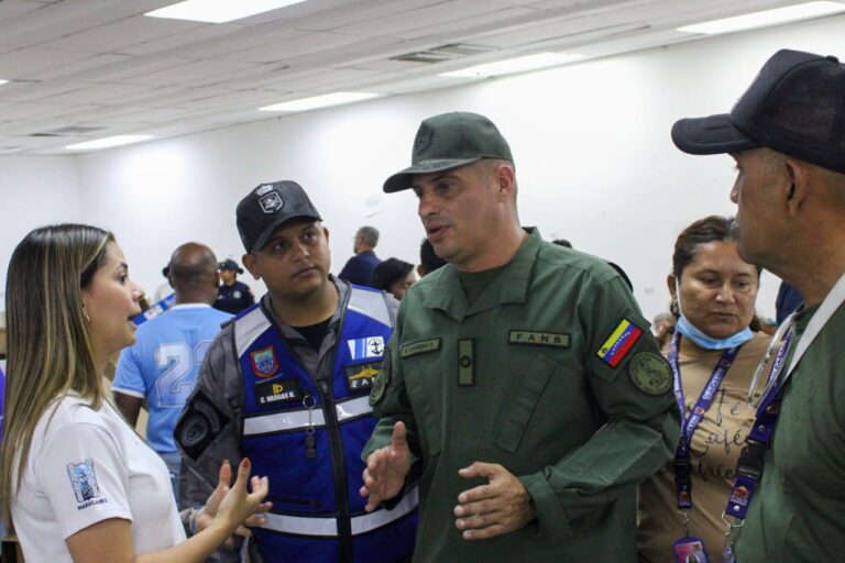 C/A Víctor Carrero, Cmdte. Estación de Guardacostas: "Alcaldía de Maracaibo y FANB apoyan sin descanso a afectados por terremotos"