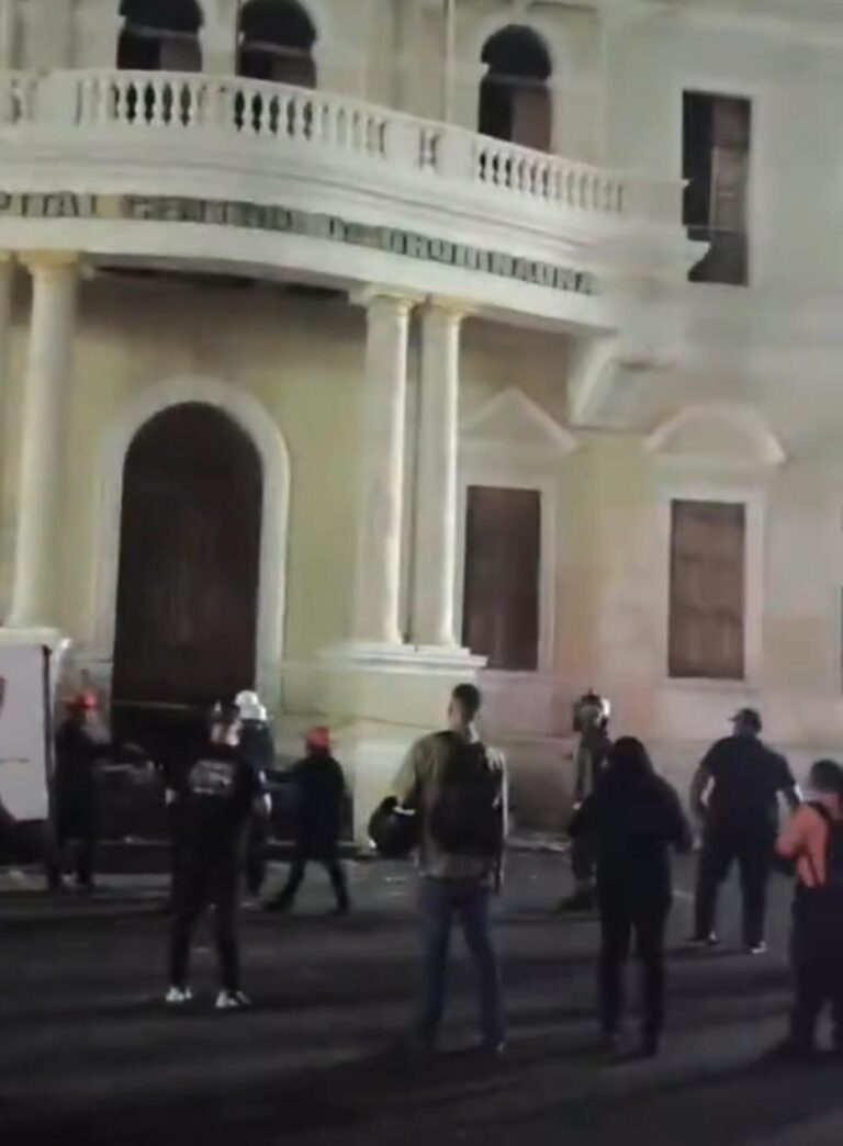 Hospital Central de Maracaibo se dirige a la ciudadanía tras presentarse un desprendimiento de la edificación donde murió un ciudadano