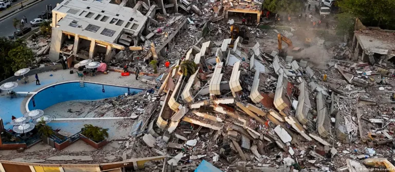 Venezuela eleva a 2.595 la cifra de muertos tras los terremotos