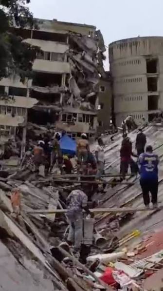 ¡Milagro en la Guaira! Rescatan con vida a una familia tras 12 días atrapados en los escombros