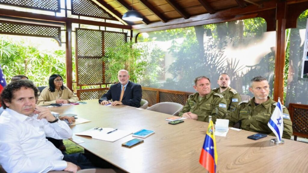 Delcy Rodríguez evaluó junto a equipo de Israel plan de remoción de escombros en La Guaira