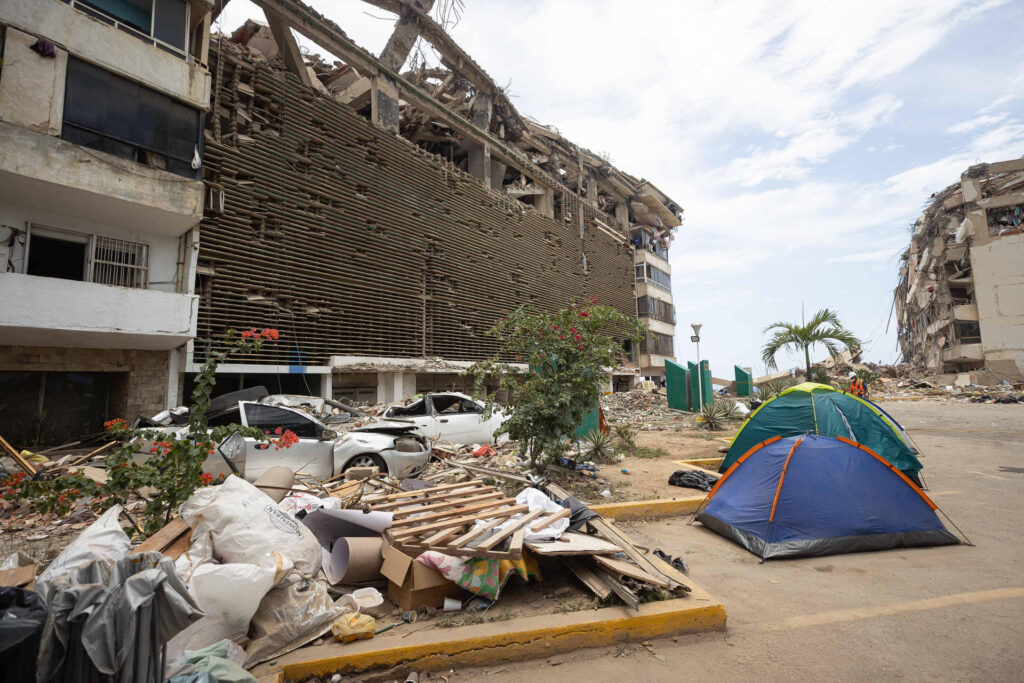 En La Guaira piden no demoler los edificios sin sacar los cuerpos de sus familiares