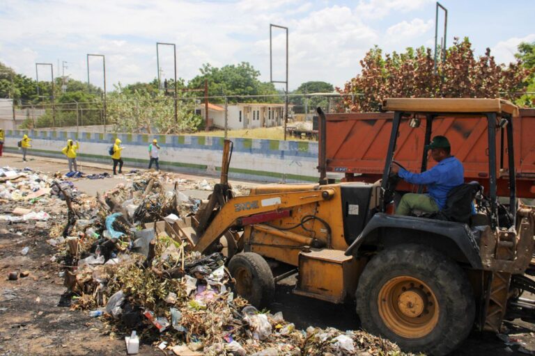 Joemel Robles: "43 mil toneladas de basura mensuales recolecta el IMAU en Maracaibo"