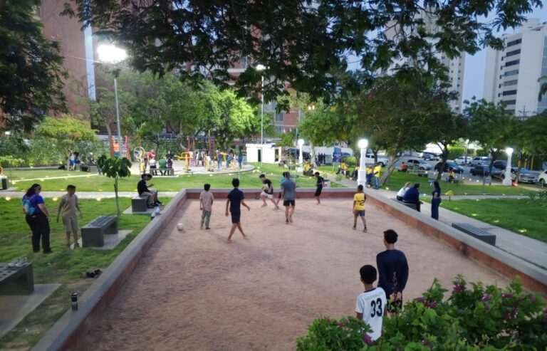 Alcaldía Bolivariana de Maracaibo entregó rehabilitada la plaza José Ramón Yepes