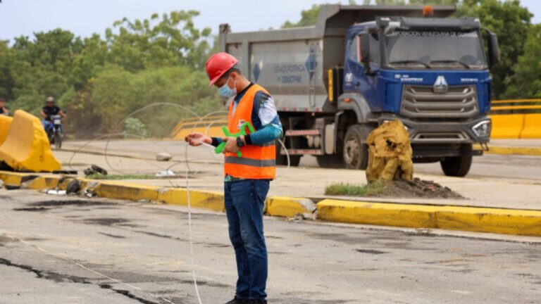 Científicos venezolanos evalúan evidencias geológicas de la Falla de San Sebastián en La Guaira