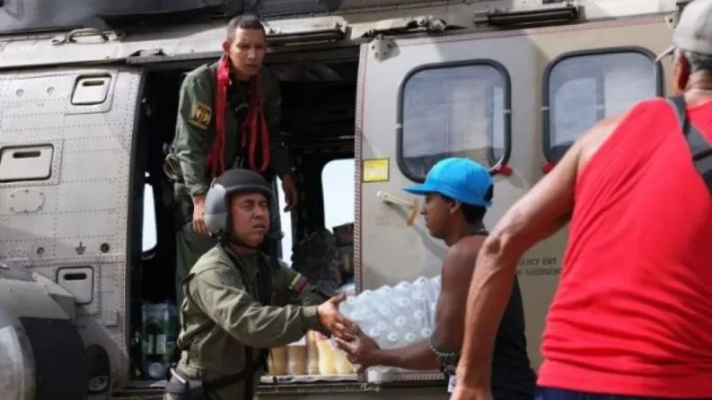 Puente aéreo garantiza entrega de ayuda humanitaria nacional en zonas incomunicadas