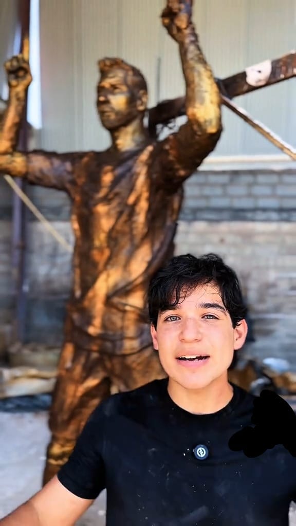 ¡Escultura de Messi se viene para Maracaibo! Josué Benjamín Figueroa unió a los trabajadores de la Alcaldía de Maracaibo para ayudar a las víctimas de los terremotos