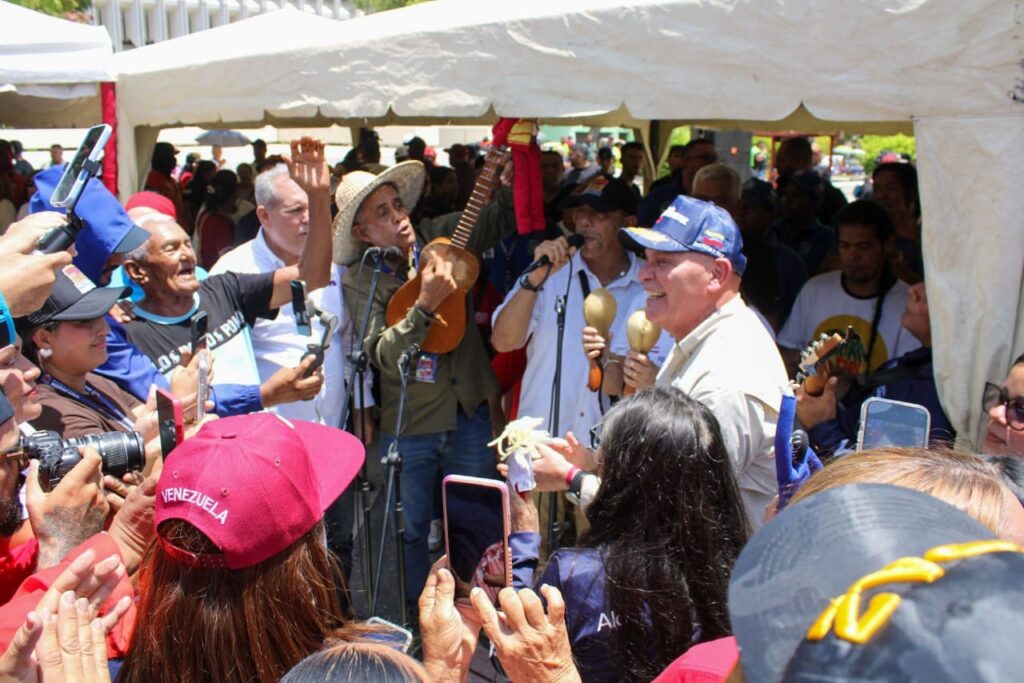 Alcalde Di Martino: "El pueblo unido exige justicia por el presidente Maduro y Cilia Flores"