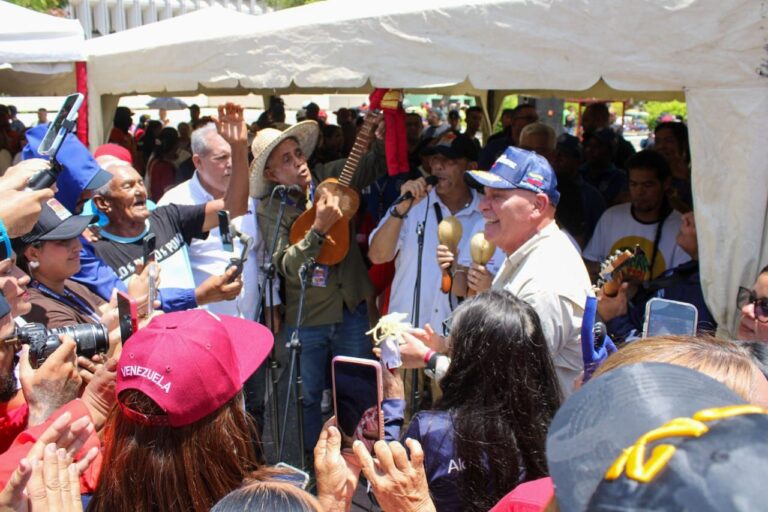 Alcalde Di Martino: "El pueblo unido exige justicia por el presidente Maduro y Cilia Flores"