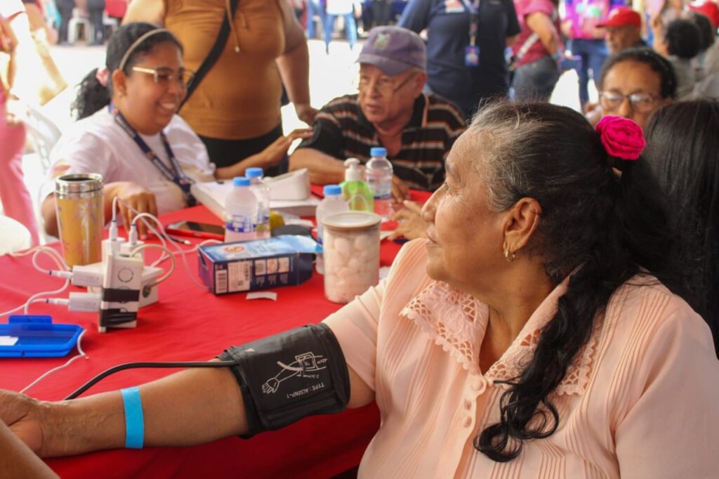 Salud e identidad lideran la atención en el Instituto Municipal del Adulto Mayor en Maracaibo