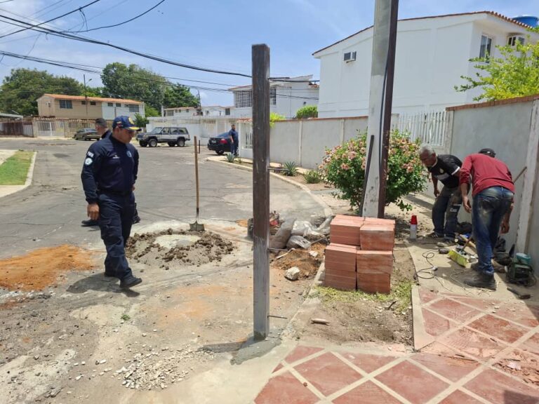 Polimaracaibo atendió denuncia por instalación no autorizada de un portón en Monte Claro